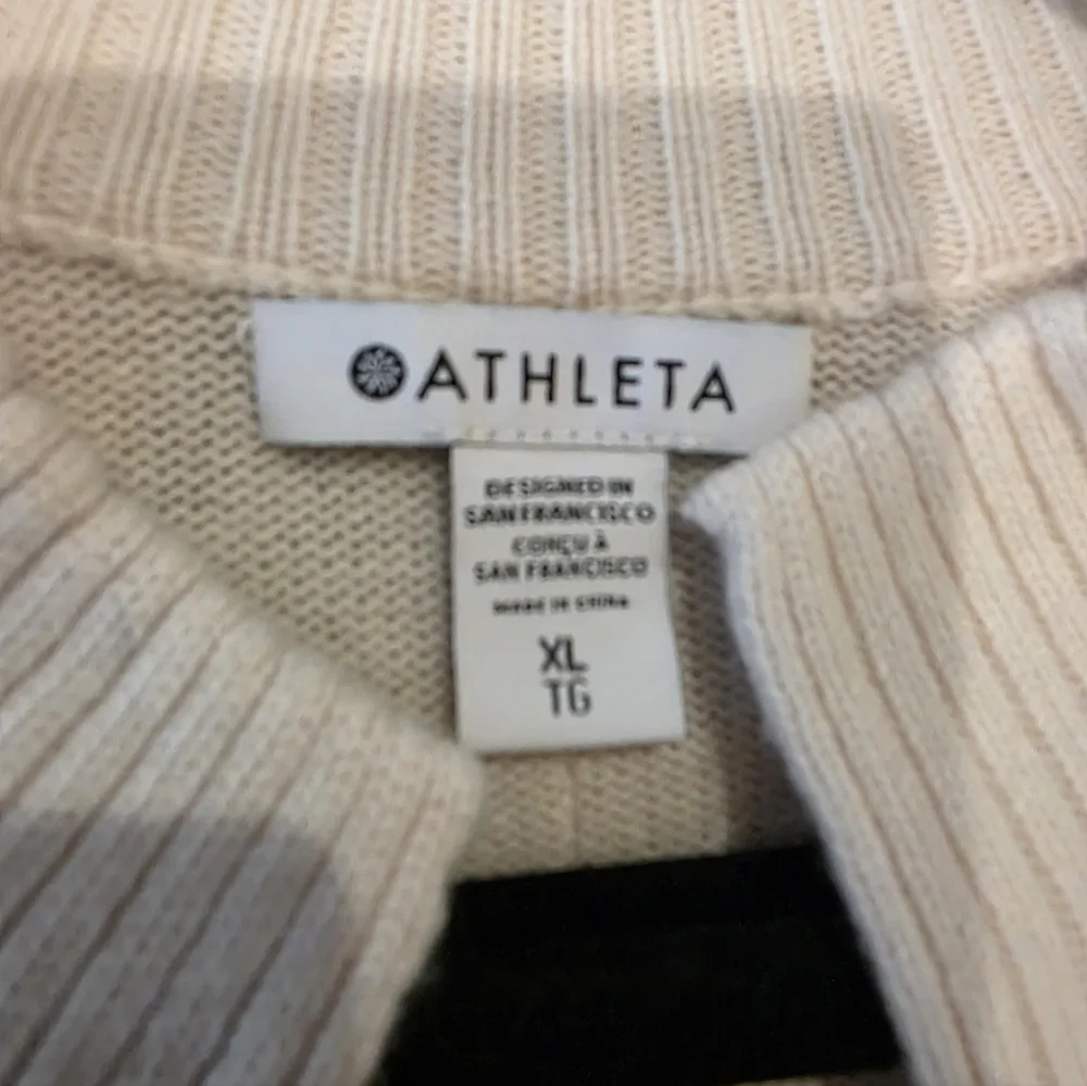 Athleta Alpine Spirit Wrap XL Nwt - Picture 3 of 9